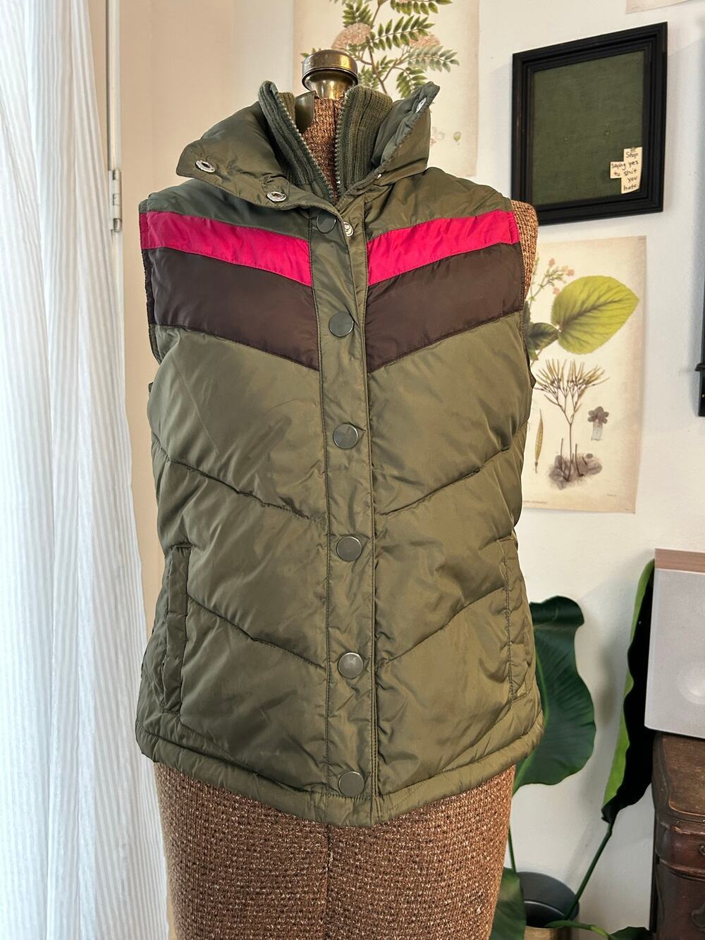 Old Navy Womens Olive Green Puffer Vest Chevron Colorblock Pink Brown Medium